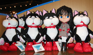Marlowe among the Cait-siths at the Sony store